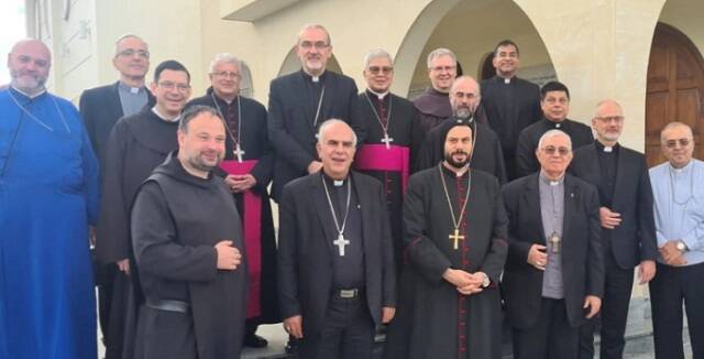 Los obispos y vicarios ordinarios de Tierra Santa en octubre de 2022 en Chipre