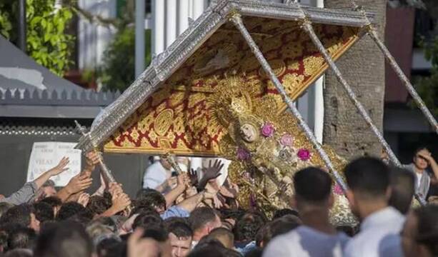 La Virgen del Rocío y la multitud en Almonte   en 2022, foto de A.Pérez