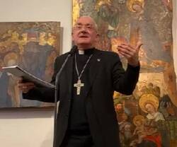 El obispo Pérez Pueyo en una presentación el Museo Diocesano de Barbastro