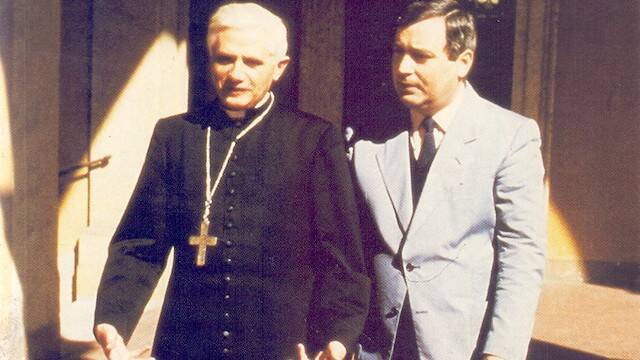 Cardenal Ratzinger con Vittorio Messori.