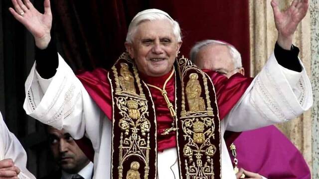 Benedicto XVI el día de su elección.