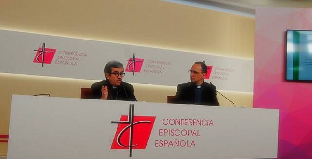 El arzobispo Argüello comenta el documento El Dios Fiel, de análisis y acción social en España
