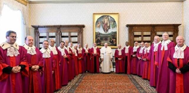 El Papa con el Tribunal de la Rota Romana en 2023