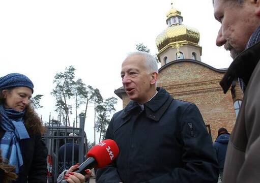 El padre Landau, presidente de Caritas Europa, ha visitado Ucrania 