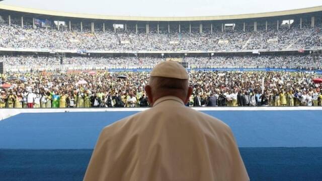 El Papa Francisco en el Estadio de los Mártires.