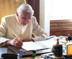 Benedicto XVI prepara un escrito