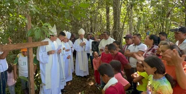 Obispos colombianos en el vicariato amazónico de Puerto Leguízamo en 2022