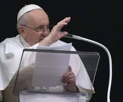 El Papa Francisco en el Ángelus comenta la Transfiguración y los naufragios de migrantes