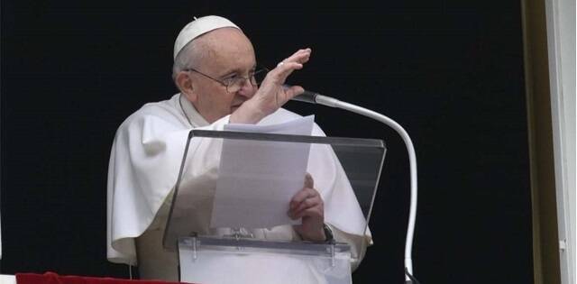 El Papa Francisco en el Ángelus comenta la Transfiguración y los naufragios de migrantes