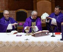 Todos los obispos católicos de Rusia celebran juntos la misa