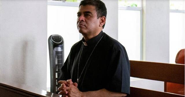 Nadie sabe dónde está encarcelado el obispo Rolando, de Matagalpa, ni como contactar con él; Ortega lo oculta
