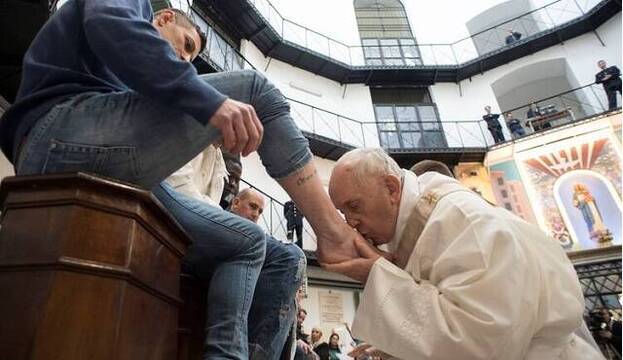 Papa Francisco en la prisión de Regina Coeli en Jueves Santo de 2018