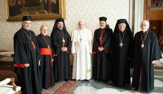 El Papa Francisco en un encuentro en 2020 con líderes de las Iglesias católicas orientales: coptos, maronitas, melquitas, armenios...