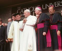 Juan Pablo II, durante su visita a la Universidad Católica de América en Washington, el 7 de octubre de 1979.