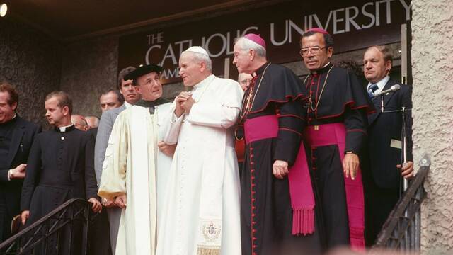 Juan Pablo II, durante su visita a la Universidad Católica de América en Washington, el 7 de octubre de 1979.