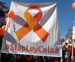 Una pancarta con el lema Stop Ley Celaá