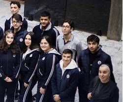 Estudiantes en la novedosa Universidad Católica de Erbil