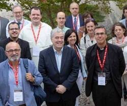 Una foto de grupo del primer encuentro de  la Sociedad de Científicos Católicos en Pamplona en 2022