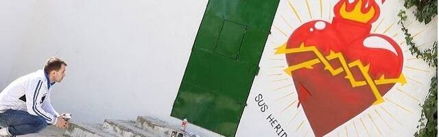 Christian, graffitero de Madrid, pintó este Sagrado Corazón en 2019 en Ciempozuelos
