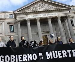 El grupo Vividores denunciaba al Gobierno de Sánchez como Gobierno de la Muerte por implantar la eutanasia