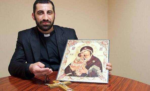 Naim Shoshandy es un joven sacerdote iraquí de rito siro católico de 39 años y que vive actualmente en España.
