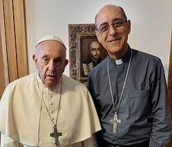 El Papa Francisco, en una foto reciente con Víctor Manuel Fernández.