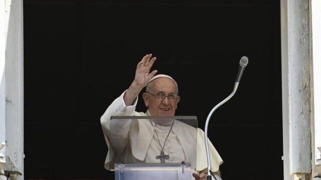 El Papa rezó el Ángelus desde el balcón del Palacio Apostólico / Foto: Vatican Media.