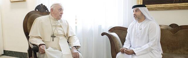 El Papa es entrevistado en el Vaticano por el periódico Al Ittihad de Emiratos Árabes
