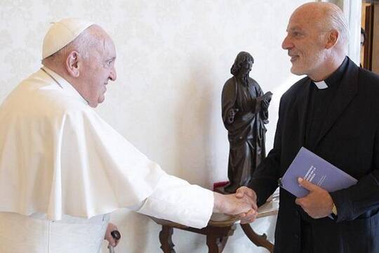 El Papa Francisco ha recibido al sacerdote José Pedro Manglano cuando Hakuna cumple 10 años