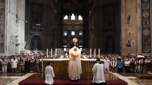 Hakuna en el  Vaticano. 