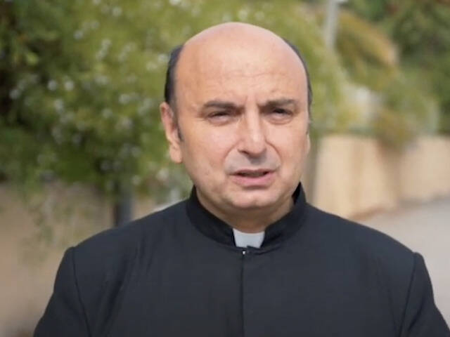 El párroco de Gaza habló con el Papa