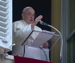 El Papa Francisco en su rezo del Ángelus comenta la parábola de las diez vírgenes
