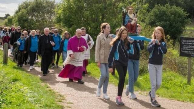 Católicos de Leeds peregrinan en 2022 con la Virgen de Walsingham.