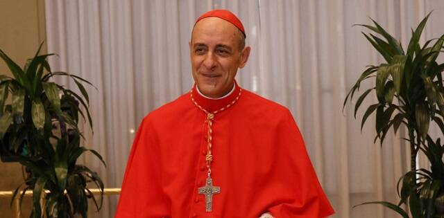 El cardenal Víctor Manuel Fernández, prefecto de Doctrina de la Fe, con hábito cardenalicio