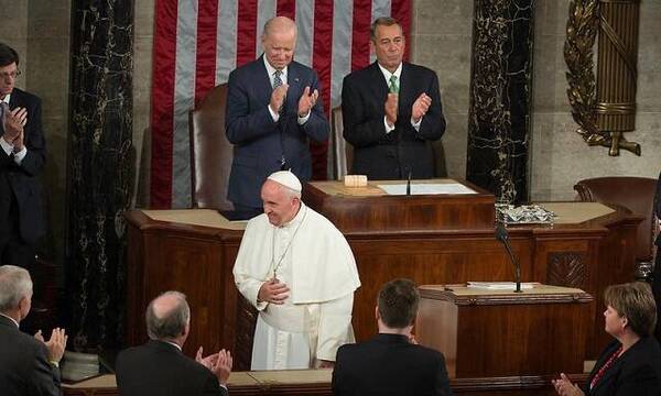 Aplauden al Papa Francisco en el Capitolio de EEUU en septiembre de 2015