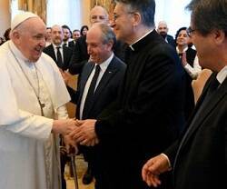 Papa Francisco recibe en el Vaticano a una delegación del Rinnovamento nello Spirito