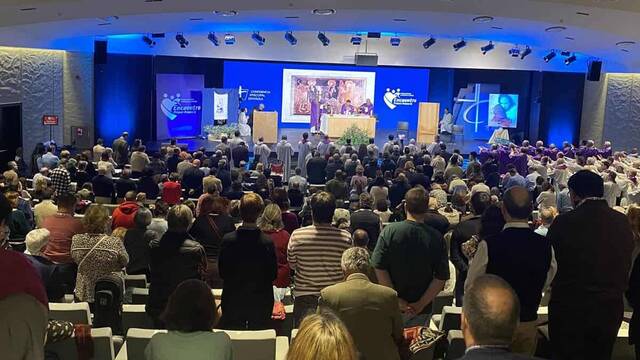 Un momento de la misa con la que se clausuró el Encuentro de Laicos por el Primer Anuncio celebrado este fin de semana en Madrid.