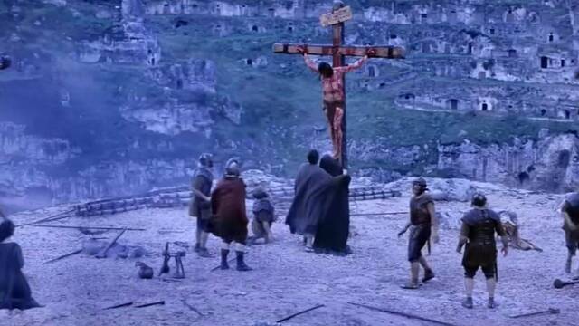 El momento de la muerte de Cristo en 'La Pasión' (2004) de Mel Gibson.