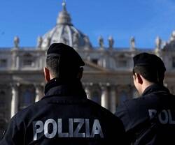 La policía italiana en las últimas semanas encuentra gente que intenta entrar con armas en el Vaticano