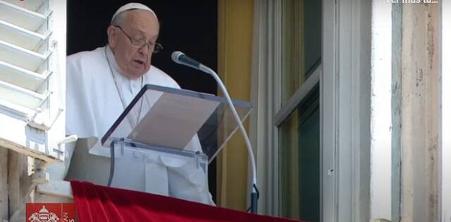 Ángelus del Papa en la Ascensión, anima al intercambio de prisioneros en Ucrania