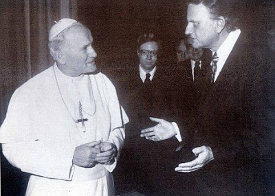 Billy Graham en su mediana edad con Juan Pablo II