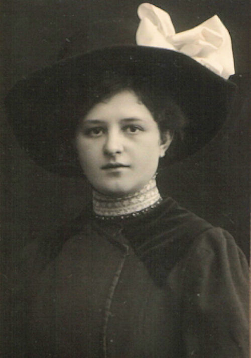 La joven María Rieger, a los 16 años, en 1900; 
no se casaría hasta veinte años después